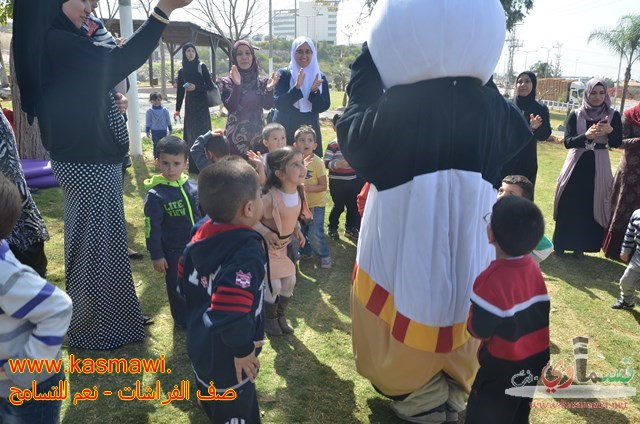 فيديو: صف الفراشات يطير كالفراشات في احضان منتزه عبد الكريم قاسم 